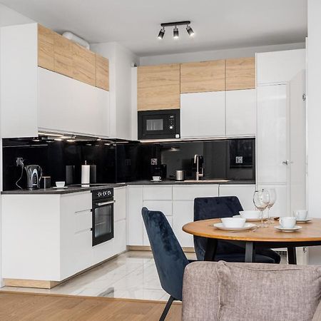 Warsaw Apartments 1 Sierpnia Street Ngoại thất bức ảnh