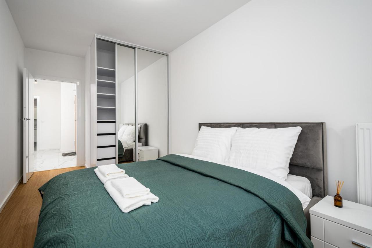 Warsaw Apartments 1 Sierpnia Street Ngoại thất bức ảnh