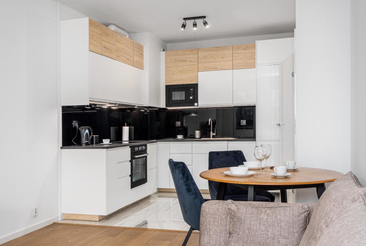 Warsaw Apartments 1 Sierpnia Street Ngoại thất bức ảnh